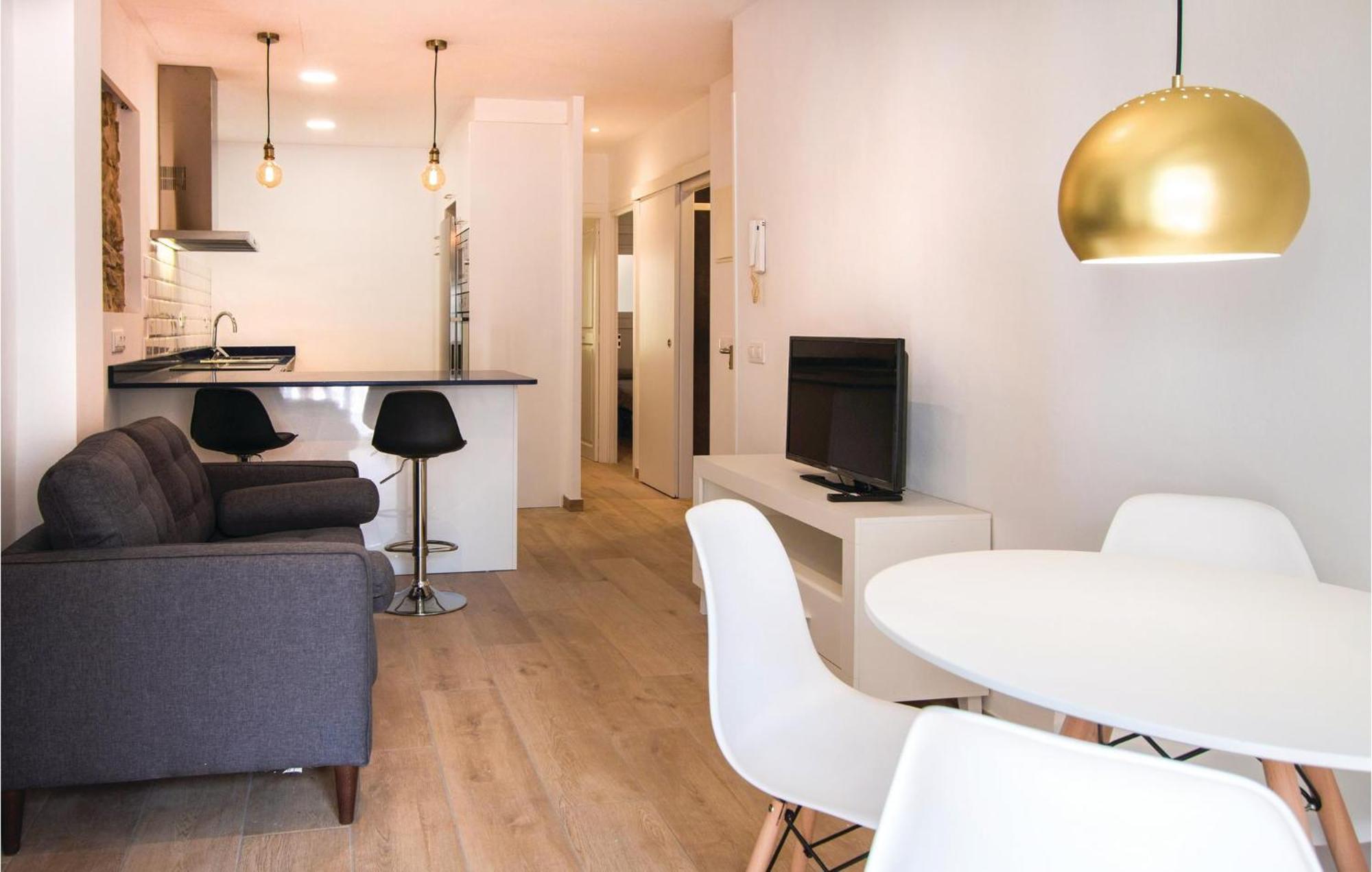 Amazing Apartment In Blanes With Kitchen エクステリア 写真